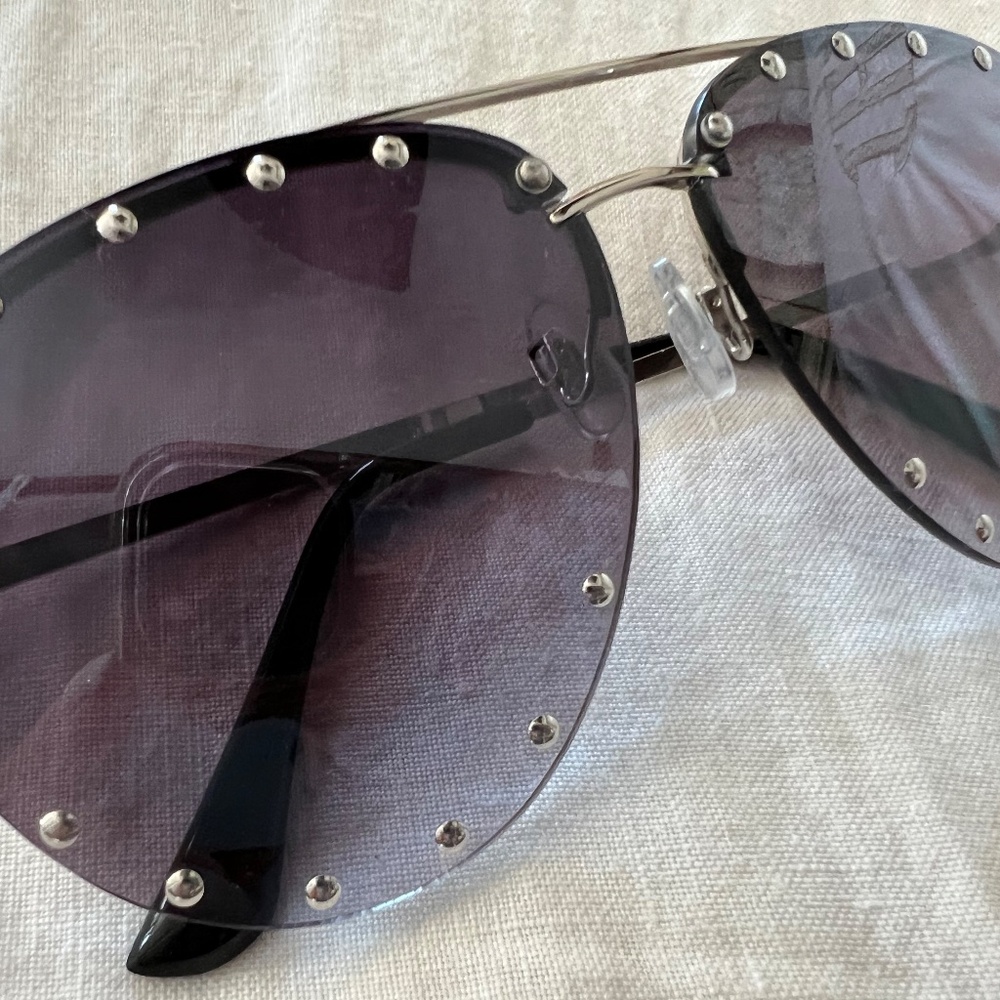 Aviator Sunglasses with Studs